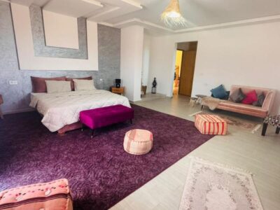 PROMO IMMO MARRAKECH a le plaisir de vous présenter une villa Deluxe moderne, située sur la Route d'Agafay