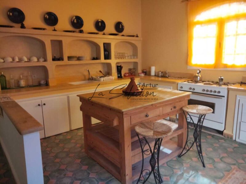 Charmante maison meublée à vendre à Mireleft Agadir