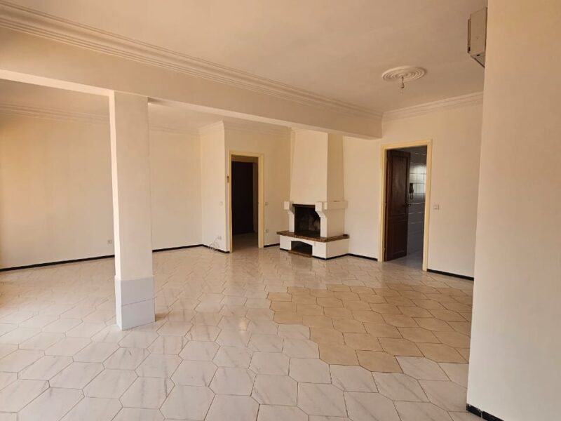 Rabat appartement à vendre au 4 éme étage d’une superficie de 120 m² habitable et 30 de m² terrasse