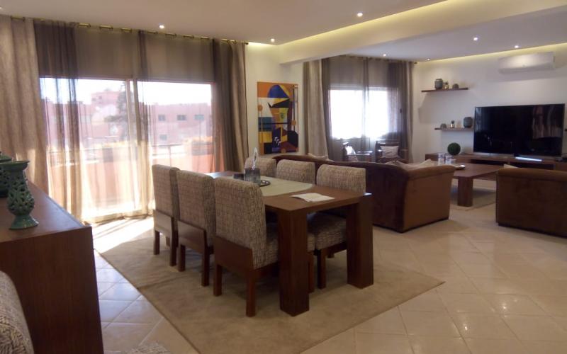 Promo Immo Marrakech reviens cette fois pour vous proposer un charmant appartement situé à l’Hivernage récemment rénové à Vendre vide