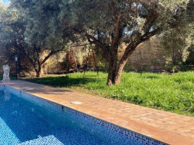 Villa tradizionale per affitto vacanze con piscina e uliveto a 20 km da Marrakech -Wi-Fi, camino e comfort